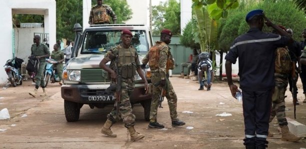 Mahamadou Issoufou : « La junte refuse de regagner les casernes alors que le pays est en guerre »