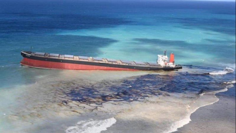 Au large de l’île Maurice, la crainte d’une catastrophe écologique