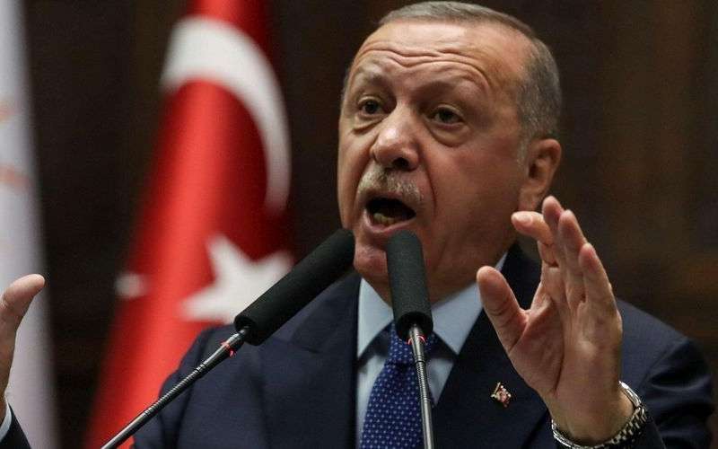 Erdogan accuse Macron de “colonialisme” et de “spectacle” au Liban