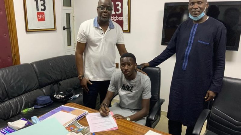 Exclu- Pape Matar Sarr signe son premier contrat professionnel avec le FC Metz !