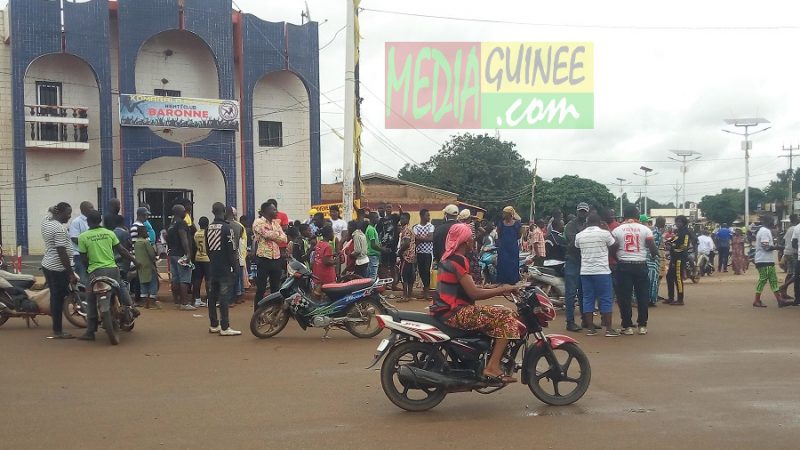 Présidentielle en Guinée : un candidat parade dans la ville pour compléter sa caution