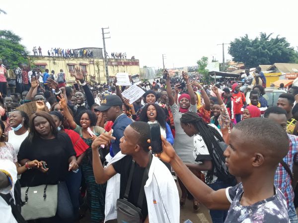 Des étudiants en colère contre la cherté du transport à Conakry