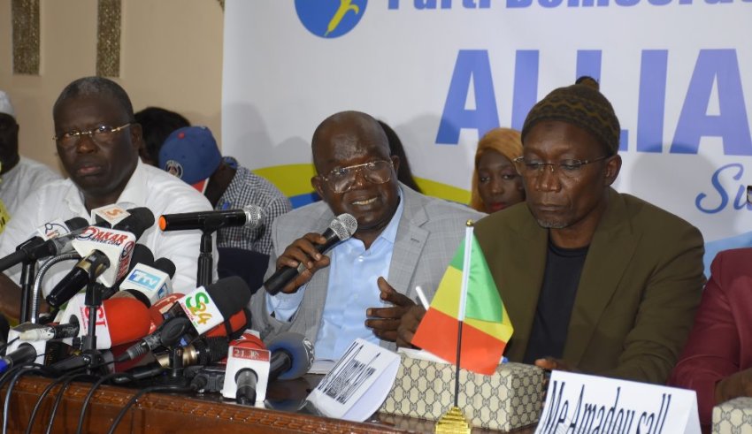 Oumar Sarr, Me Amadou Sall et Babacar Gaye créent le Parti des Libéraux et Démocrates