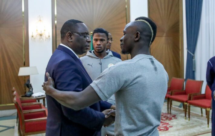 Macky à Sadio Mané : “Guéris vite et bien cher Lion pour que nous puissions encore…”