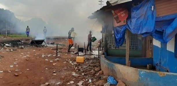 GUINEE : Des familles peules attaquées, leurs domiciles incendiés par des jeunes du parti au pouvoir