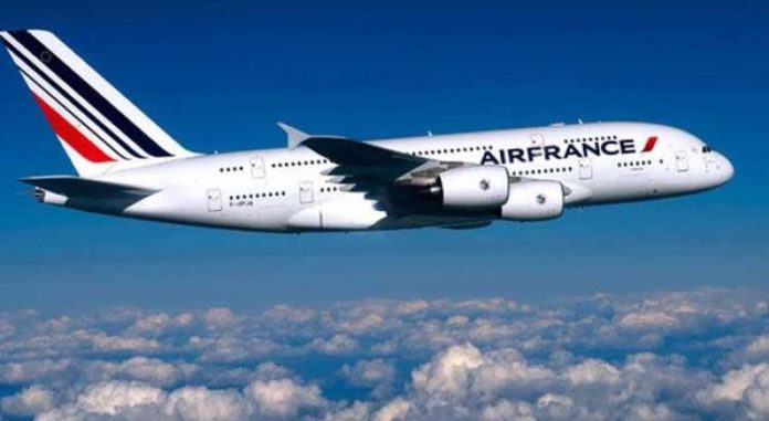 Ligne Paris-Dakar : Air France, en chute libre, supprime 17 postes