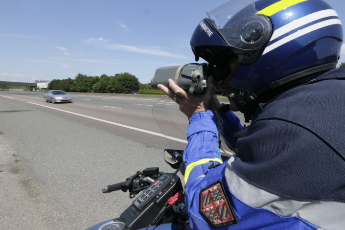 Intercepté à 249 km/h sur l’autoroute, il explique qu’il voulait respecter le couvre-feu