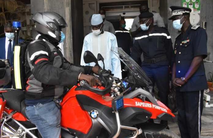 Intervention plus rapide : Aly Ngouille octroie des motos aux Sapeurs-pompiers…(photos)