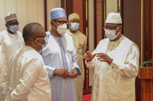 Visite au Nigeria : Dîner entre les présidents Sall, Buhari et Cissoco Emballo