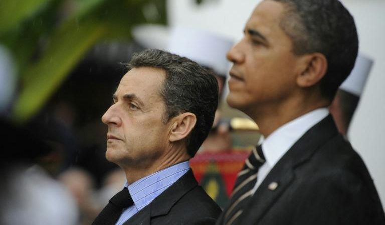 Sarkozy « bombe le torse comme un petit coq », raconte Obama dans ses mémoires