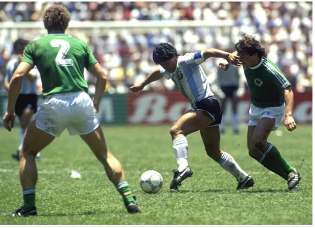 Beckenbauer: « Diego Maradona était un génie qui avait perdu le contrôle de sa vie »