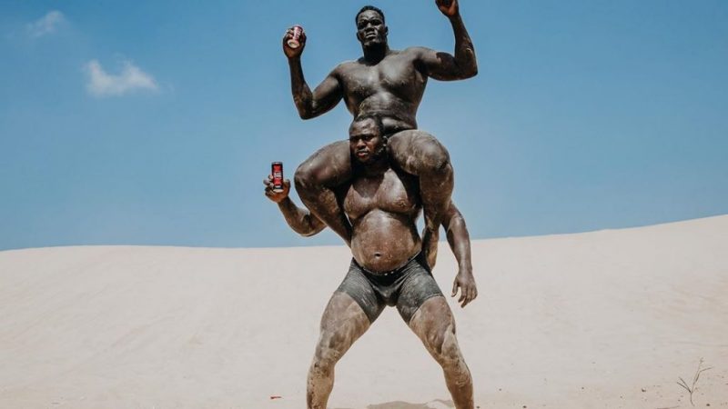 (12 Photos) Modou Lô se défonce sur les dunes pour bien préparer Ama Baldé