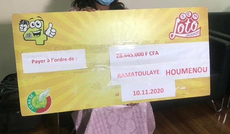 PMU – Lonase : Ramatoulaye Houmenou, l’heureuse gagnante du jackpot de 28 millions Fcfa (Images)