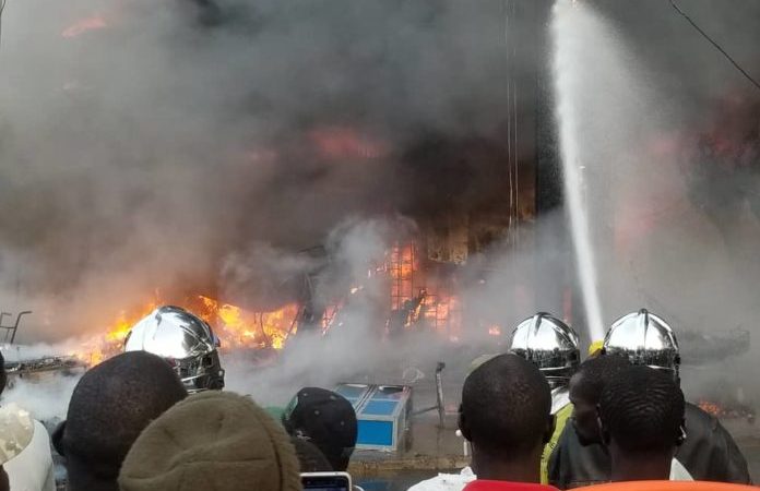 Touba : Un violent incendie fait d’énormes dégâts au marché ocass