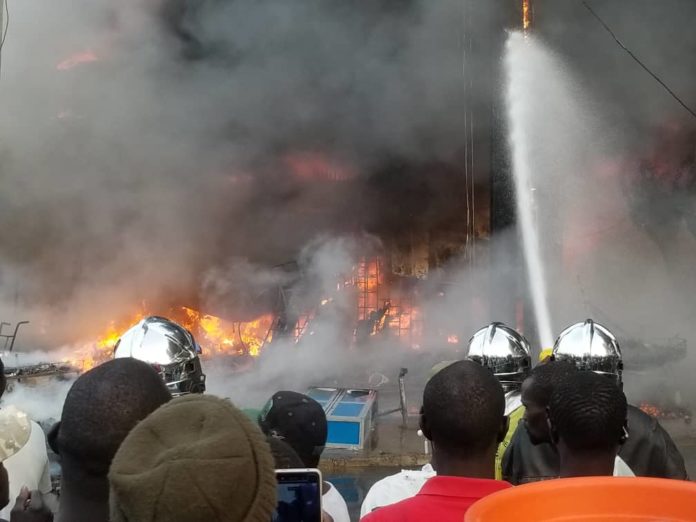 Touba : Un violent incendie fait d’énormes dégâts au marché ocass