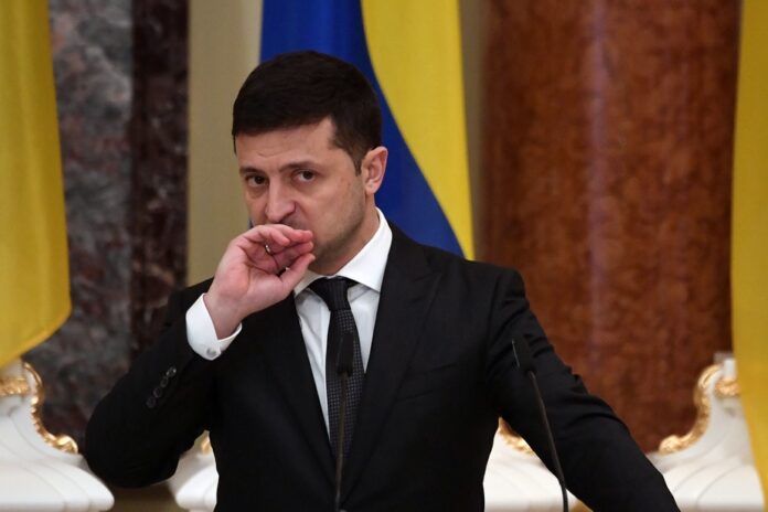 Ukraine/Covid-19 : Le président Volodymyr Zelensky testé positif