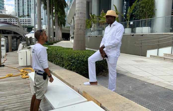 Le nouveaux look de Mo Gates à Miami fait le buzz (photos)