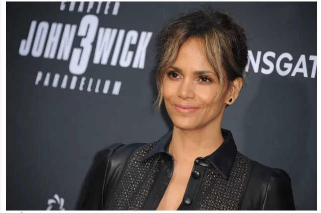 Halle Berry se confie: “Je me souviens de mon premier orgasme”