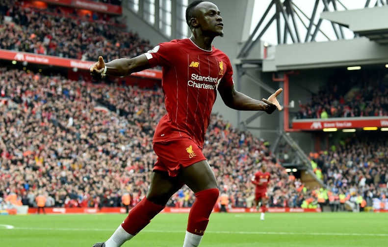 Sadio Mané encore honoré, l’UEFA le choisit parmi ses pairs en attaque