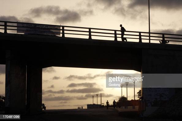 Découverte macabre ce vendredi matin : Un homme assassiné avec des cailloux sous le pont de Ouakam