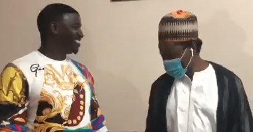 Akon et des membres de sa famille chez Cheikh Mahi Cissé à Dakar