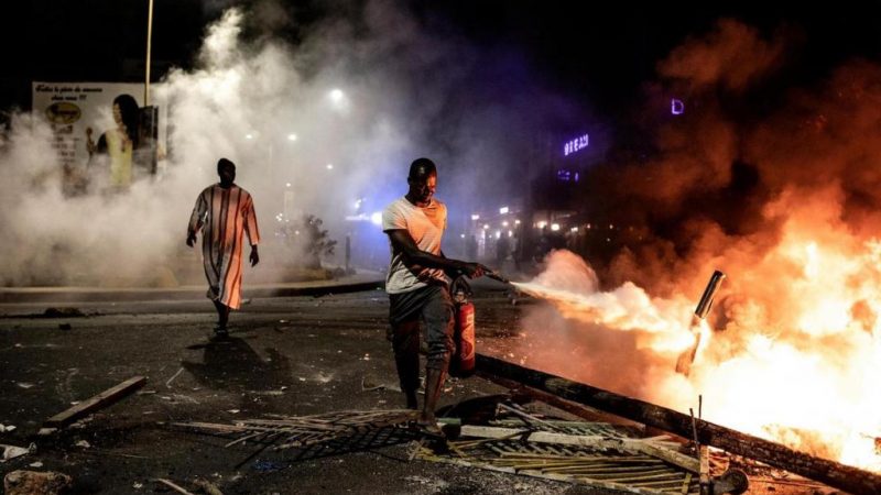 Bilan depuis le couvre-feu Dakar et Thiès : plus de 400 personnes arrêtées, une centaine déférées…