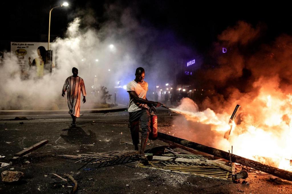 Bilan depuis le couvre-feu Dakar et Thiès : plus de 400 personnes arrêtées, une centaine déférées…