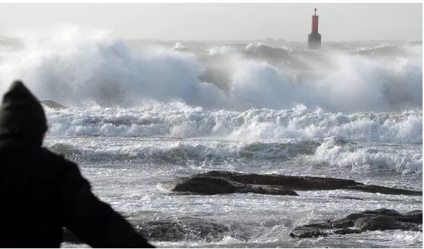 Alerte météo: Vent fort et houle dangereuse sur les côtes sénégalaises ce vendredi jusqu’à lundi