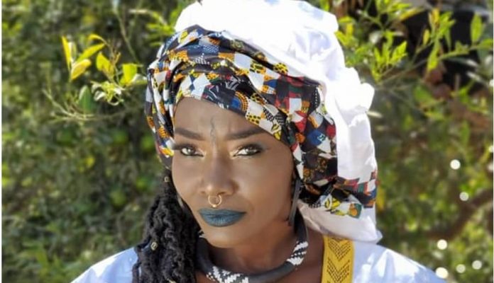 (05 photos) : Coumba Gawlo sublime en tenue Yaye Fall