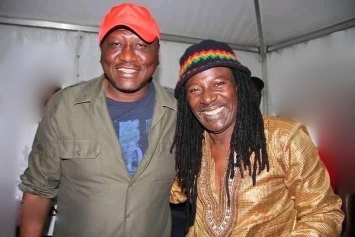 L’émouvant hommage d’Alpha Blondy au défunt Premier Ministre Ivoirien Hamed Bakayoko