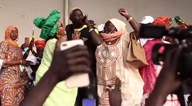 Cérémonie Des Membres De L’APR À Pikine : Ngaaka Blindé Met Le Feu Avec Son Tube King Baba(Vidéo)