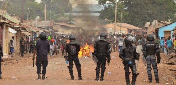 Émeutes en Gambie : Alioune Ndoye remet 20 millions aux victimes