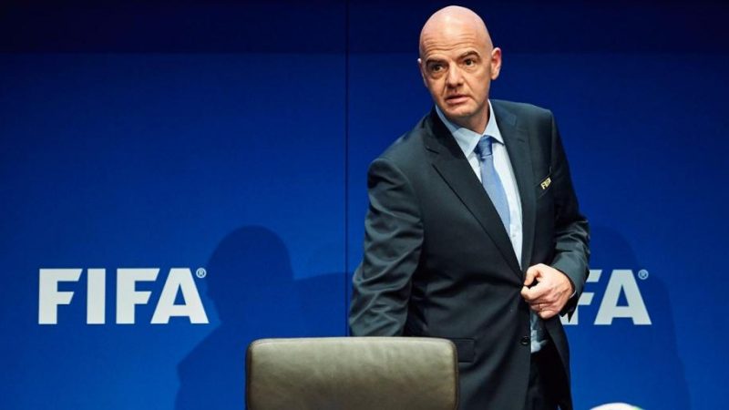 Gianni Infantino apporte son soutien à l’UEFA et fustige la Super League