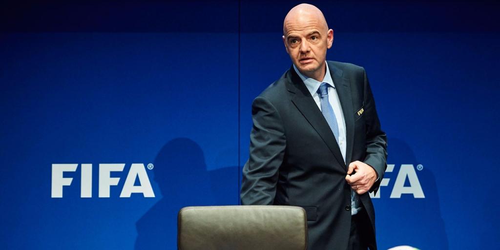 Gianni Infantino apporte son soutien à l’UEFA et fustige la Super League