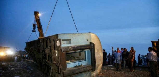 Accident de train dimanche en Égypte: 23 morts selon un nouveau bilan