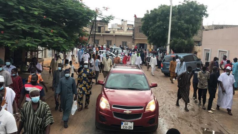 Inhumation au Cimetière de Pikine : Une foule immense accompagne Samba Sarr