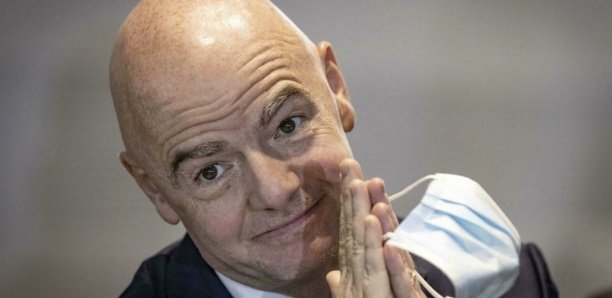 Foot : Infantino promet des décisions en « fin d’année » sur un Mondial biennal