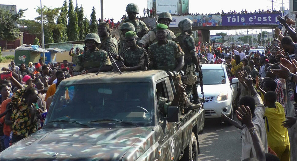 À la Une: le coup d’État en Guinée