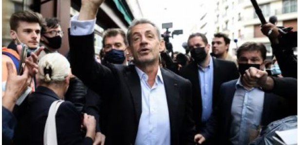 Condamné à 1 an de prison, Nicolas Sarkozy s’offre un bain de foule: “Les gens ne sont dupes de rien”