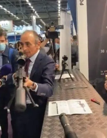 Éric Zemmour met en joue des journalistes, « horrifiant » pour Marlène Schiappa