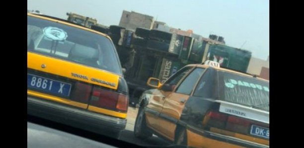 Accident : Un camion s’est renversé sur le pont Seyda Mariama Niass