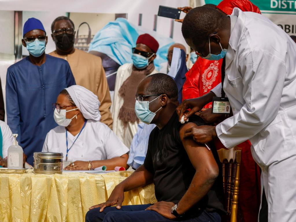 Sénégal : 400 000 doses de vaccins COVID-19 risquent d’expirer !