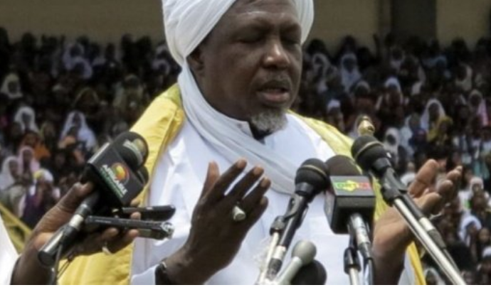 Imam Dicko s’adresse aux Maliens :  » C’est le moment de montrer que nous sommes un peuple digne »