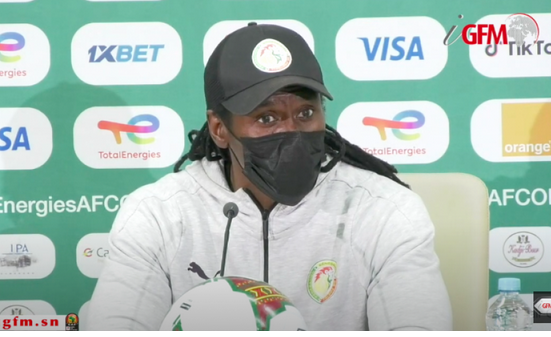 CAN 2021 : Aliou Cissé recadre en direct un journaliste camerounais (VIDEO)