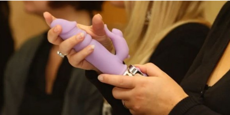 Saint-Valentin : Les Lillois préfèrent les sex toys aux fleurs pour la fête des amoureux