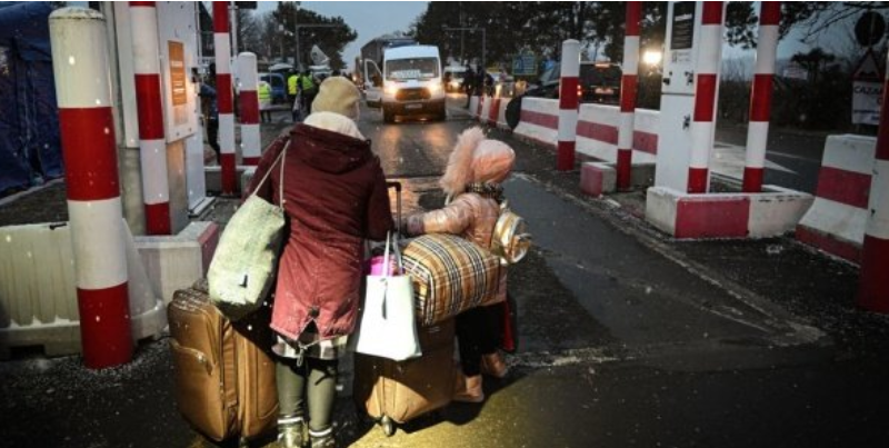 Guerre en Ukraine : la maire de Paris annonce le déblocage d’un million d’euros pour « les réfugiés ukrainiens à Paris »