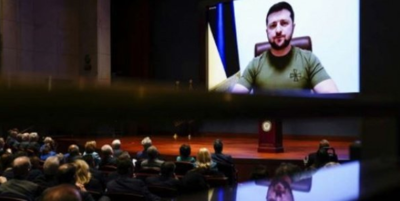 « Fermez notre ciel », implore Zelensky devant le Congrès américain