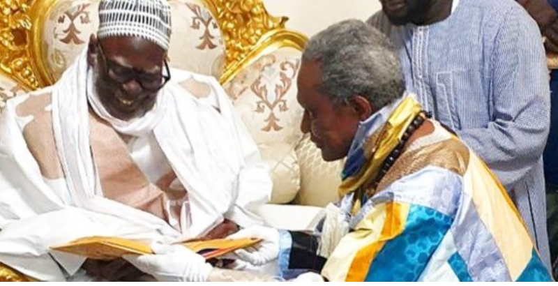 Accompagné d’une forte délégation, Serigne Modou Kara sollicite le Ndigël de Serigne Mountakha pour…