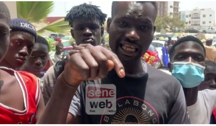 Sénégal-Egypte : Des jeunes devant la FSF pour réclamer leurs tickets