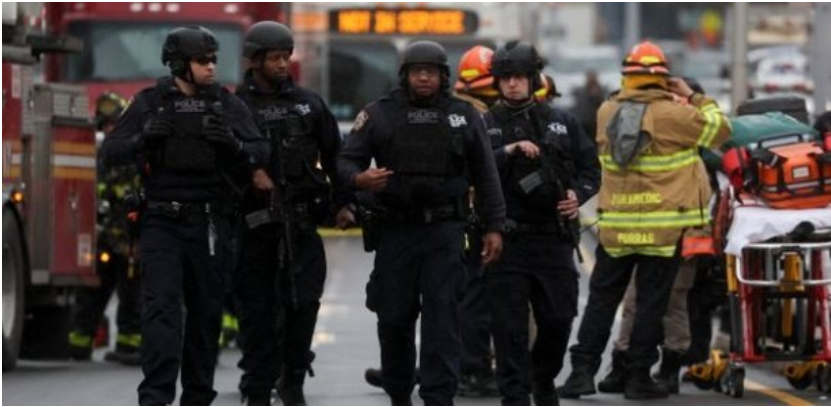 New York : une fusillade fait plusieurs blessés dans le métro à Brooklyn